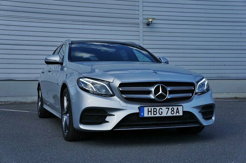 Silver Begagnad 2020 Mercedes E300 AMG line Kombi | 499 500 kr - Bild 1/4
