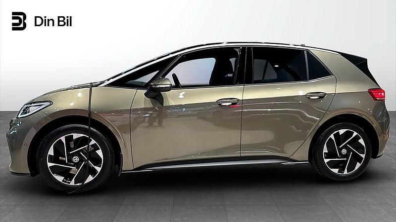 Begagnad VW ID.3 Pro Performance 150 kW (204 HK) 2024 Metallic Halvkombi