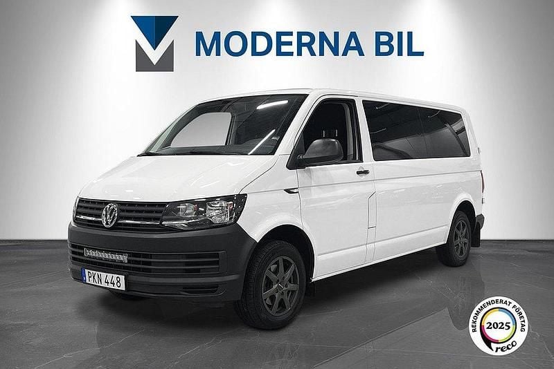 Vit Begagnad 2017 VW Caravelle Minibuss | 189 900 kr (Superpris) - Bild 1/4