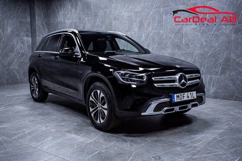 Svart Begagnad 2021 Mercedes GLC300e SUV | 334 800 kr (Superpris) - Bild 1/4