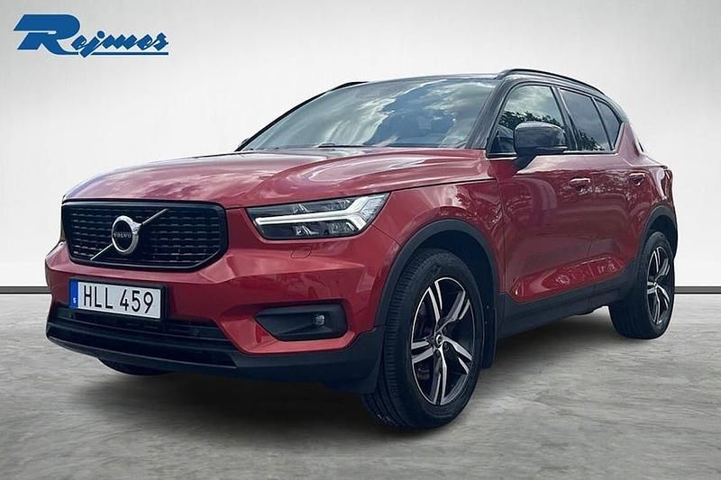 Röd Begagnad 2018 Volvo XC40 R-Design SUV | 309 800 kr (Marknadspris) - Bild 1/4