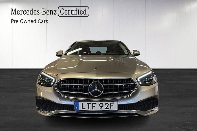 Begagnad Mercedes E300 Avantgarde 310 HK (228 kW) 2021 Silver