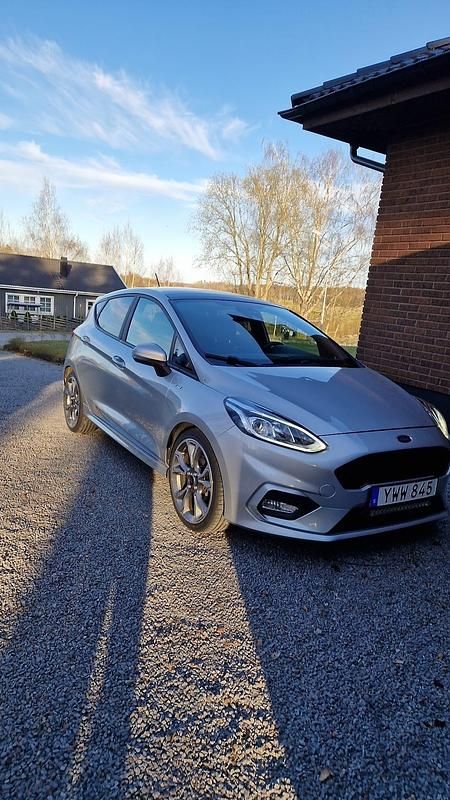 Begagnad 2018 Ford Fiesta ST-Line Halvkombi | 148 000 kr (Dyr) - Bild 1/1