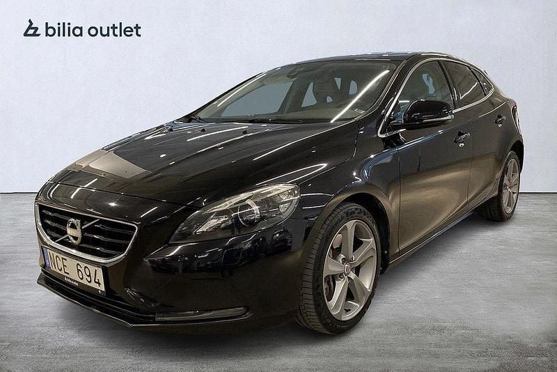 Svart Begagnad 2012 Volvo V40 Summum Kombi | 149 900 kr (Marknadspris) - Bild 1/4