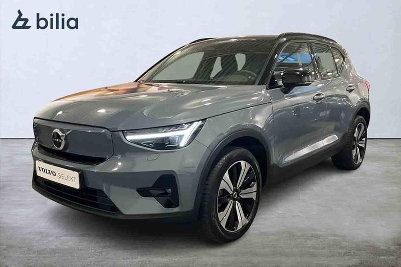 Grå Begagnad 2023 Volvo XC40 Single Motor SUV | 339 900 kr - Bild 1/1