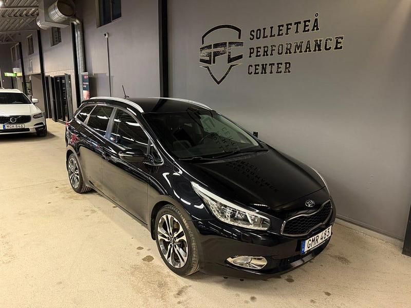 Svart Begagnad 2014 Kia Ceed Sportswagon Comfort Kombi | 99 900 kr (Dyr) - Bild 1/4