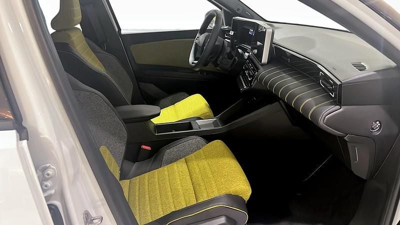 Ny Renault R5 Iconic 110 kW (150 HK) 2025 Vit Halvkombi