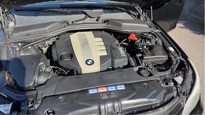 Svart Begagnad 2008 BMW 520 Kombi | 45 000 kr (Bra pris) - Bild 1/4