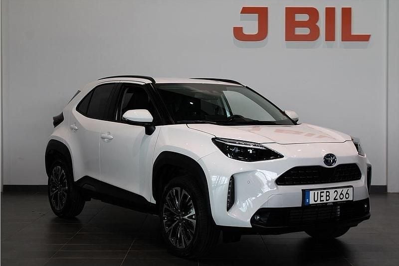 Vit Begagnad 2023 Toyota Yaris Cross Edition SUV | 314 900 kr (Marknadspris) - Bild 1/4