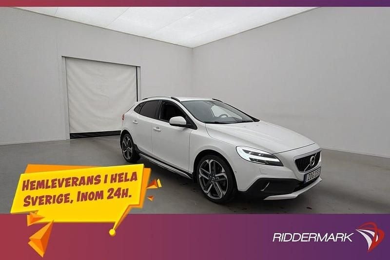 Vit Begagnad 2018 Volvo V40 CC Momentum Kombi | 219 900 kr (Marknadspris) - Bild 1/3