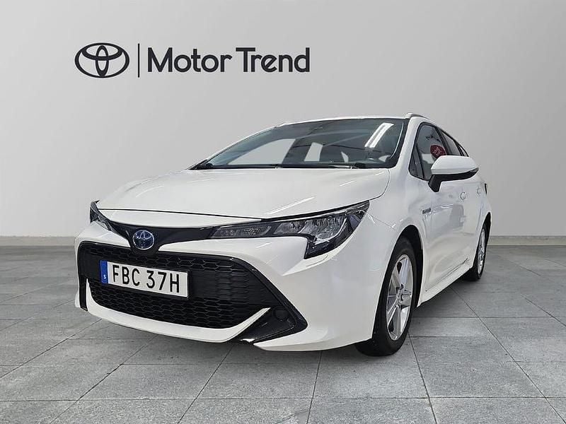 Vit Begagnad 2019 Toyota Corolla Active Kombi | 204 900 kr (Marknadspris) - Bild 1/4