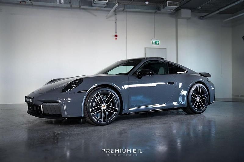 Ny 2025 Porsche 911 Carrera 4 GTS Sportkupé | 2 249 000 kr - Bild 1/4