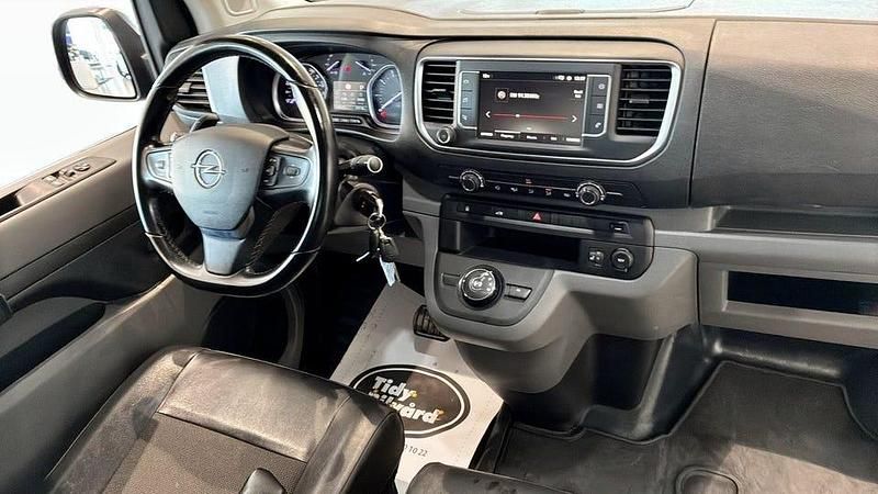 Begagnad Opel Vivaro 177 HK (130 kW) 2019 Svart Minibuss