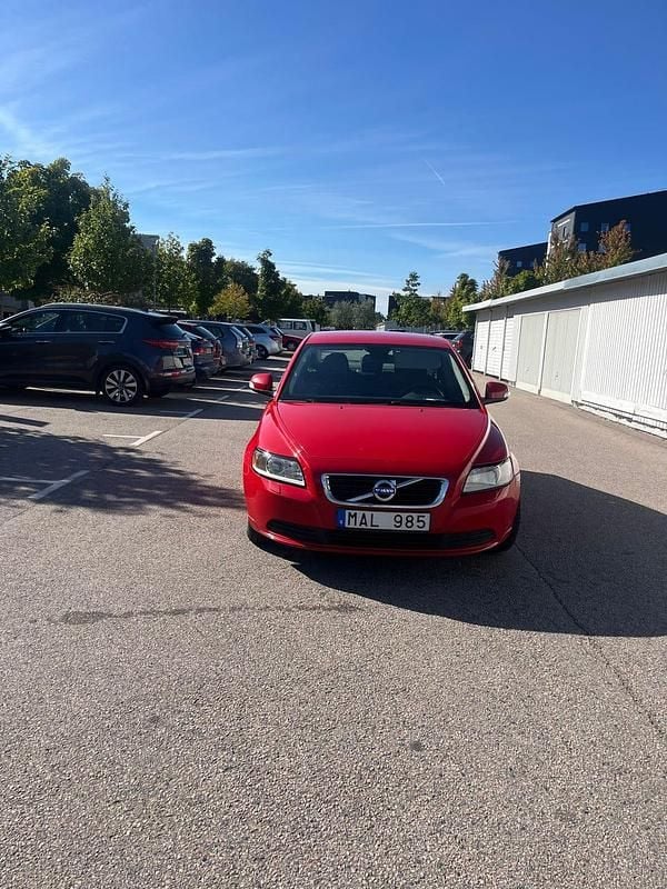 Begagnad 2012 Volvo S40 Sedan | 54 900 kr (Marknadspris) - Bild 1/4
