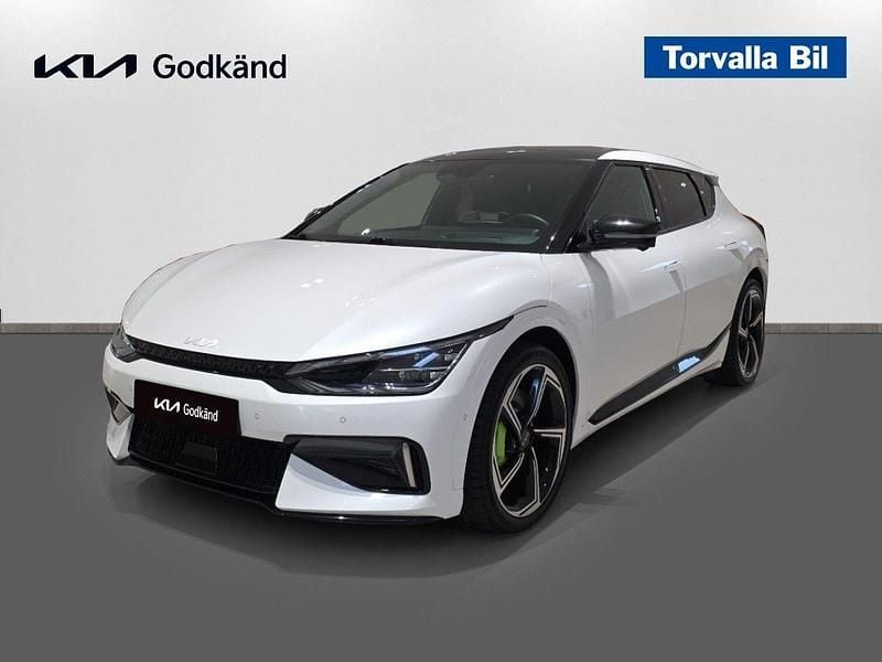 Vit Begagnad 2023 Kia EV6 SUV | 509 900 kr - Bild 1/3