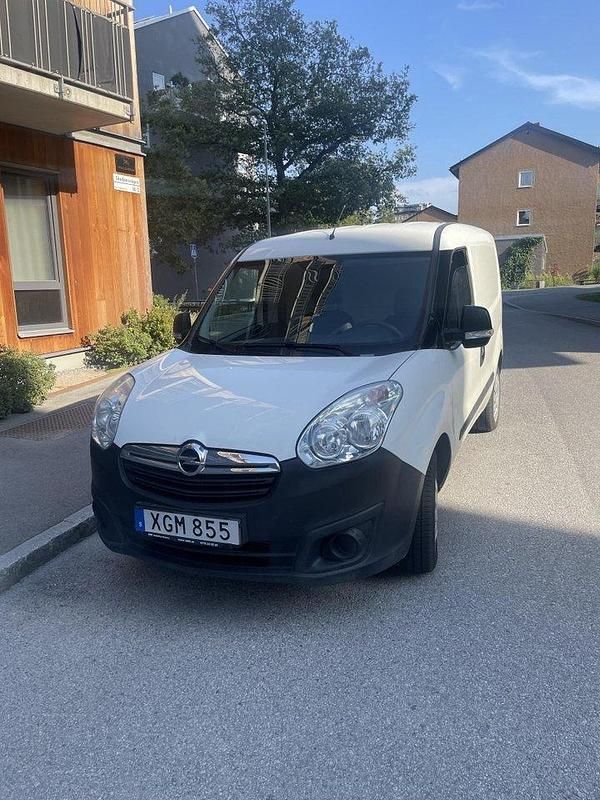 Vit Begagnad 2017 Opel Combo Minibuss | 69 500 kr - Bild 1/1