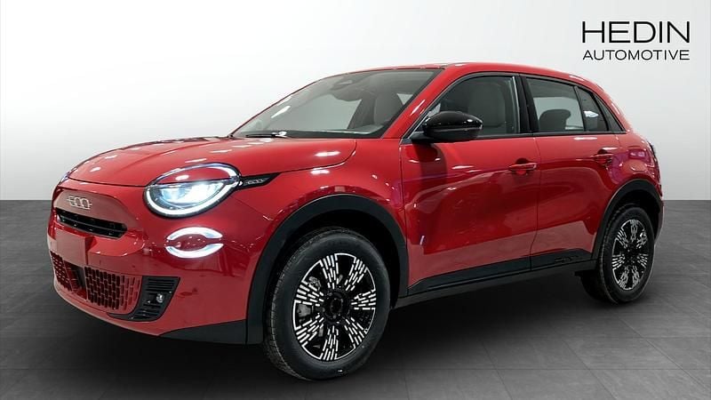Röd Ny 2025 Fiat 600 Icon Halvkombi | 350 800 kr - Bild 1/4