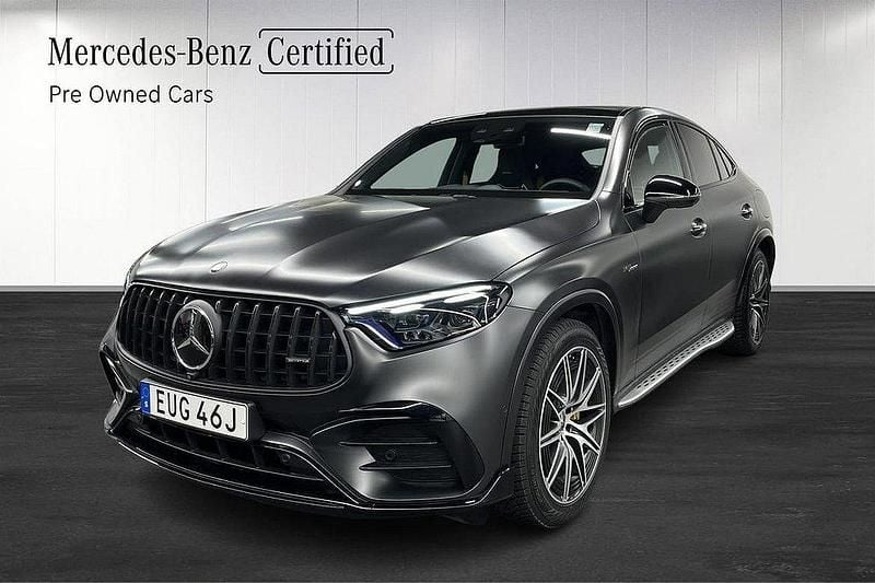 Grå Begagnad 2024 Mercedes GLC63 AMG AMG Sportkupé | 1 095 500 kr (Marknadspris) - Bild 1/4