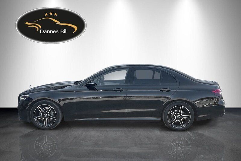 Svart Begagnad 2021 Mercedes E220 AMG line Sedan | 419 999 kr (Lite dyr) - Bild 1/4