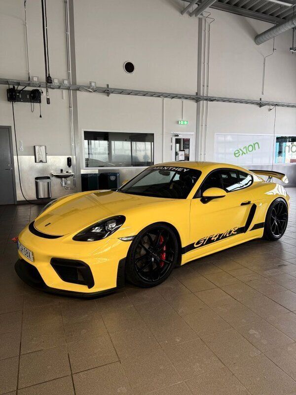 Gul Begagnad 2020 Porsche 718 Cayman GT4 Sportkupé | 1 250 000 kr - Bild 1/4