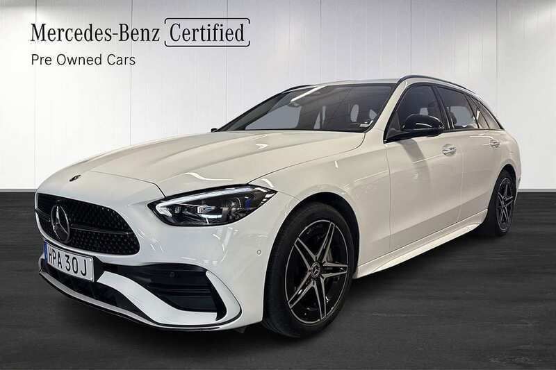 Vit Begagnad 2024 Mercedes C300e AMG Kombi | 528 900 kr - Bild 1/4