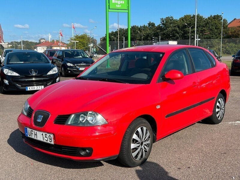 Röd Begagnad 2003 Seat Cordoba Sedan | 24 900 kr - Bild 1/4