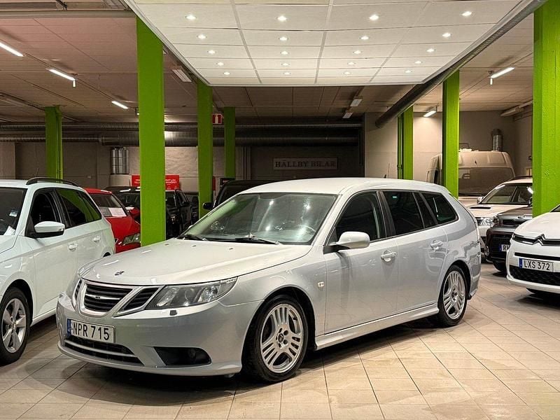 Grå Begagnad 2009 Saab 9-3 Vector Kombi | 44 900 kr (Bra pris) - Bild 1/4