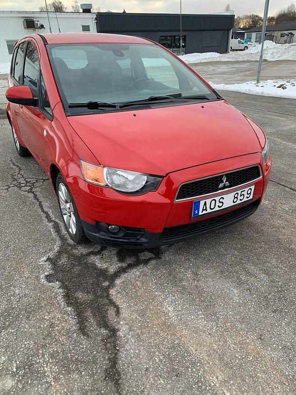 Begagnad Mitsubishi Colt 95 HK (69 kW) 2011 Halvkombi