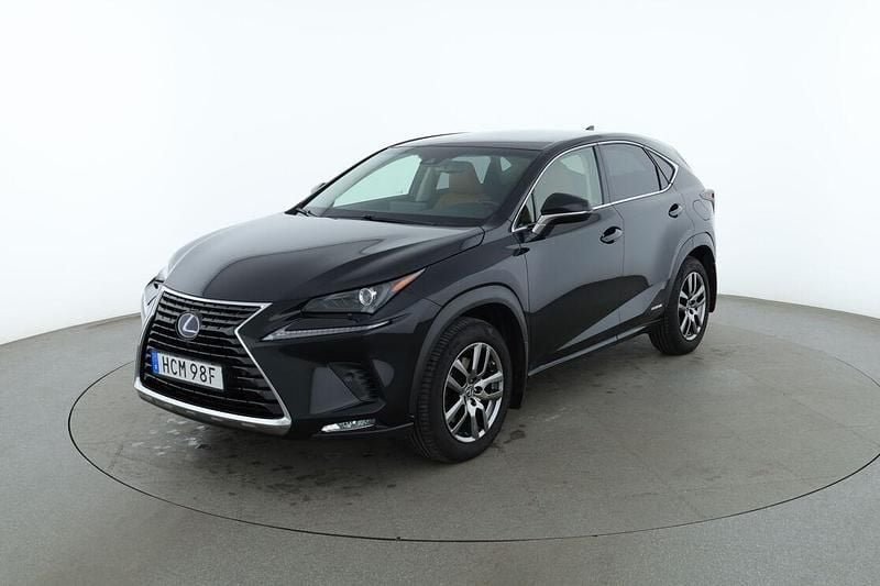 Svart Begagnad 2019 Lexus NX300h Executive Line SUV | 281 000 kr (Marknadspris) - Bild 1/3