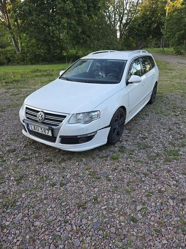 Vit Begagnad 2010 VW Passat Sportline Kombi | 25 000 kr (Bra pris) - Bild 1/2