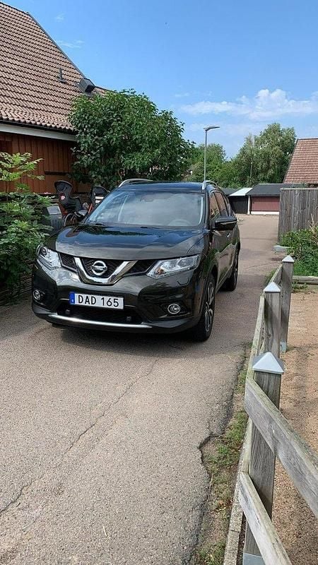 Grön Begagnad 2017 Nissan X-Trail Tekna SUV | 159 000 kr (Marknadspris) - Bild 1/4