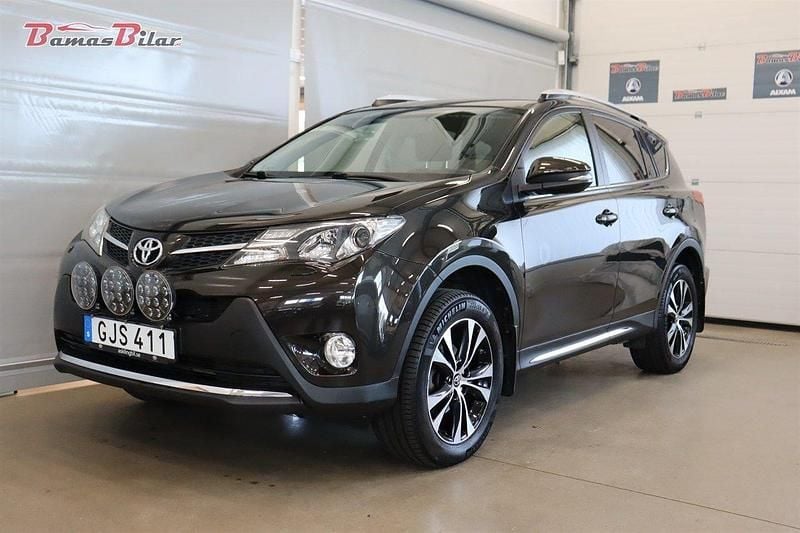 Brun Begagnad 2014 Toyota RAV4 Multidrive S SUV | 174 900 kr (Marknadspris) - Bild 1/4