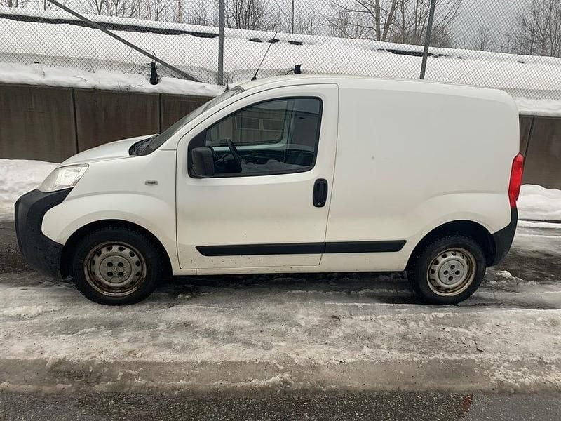 Begagnad Peugeot Bipper 75 HK (55 kW) 2014 Minibuss
