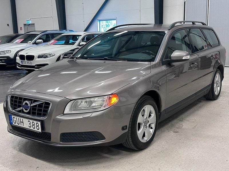 Grå Begagnad 2010 Volvo V70 Kinetic Kombi | 44 700 kr (Bra pris) - Bild 1/4