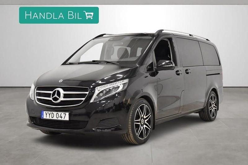Svart Begagnad 2018 Mercedes V220 Minibuss | 349 900 kr (Marknadspris) - Bild 1/4