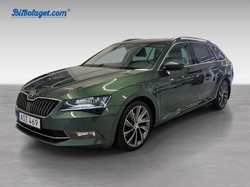 Grön Begagnad 2019 Skoda Superb Kombi | 279 500 kr (Bra pris) - Bild 1/4