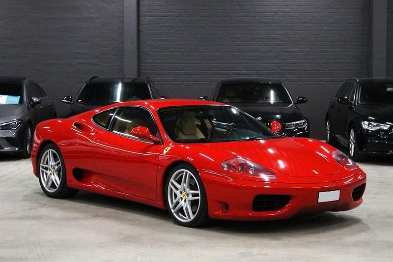 Begagnad Ferrari 360 400 HK (294 kW) 2000 Röd Sportkupé