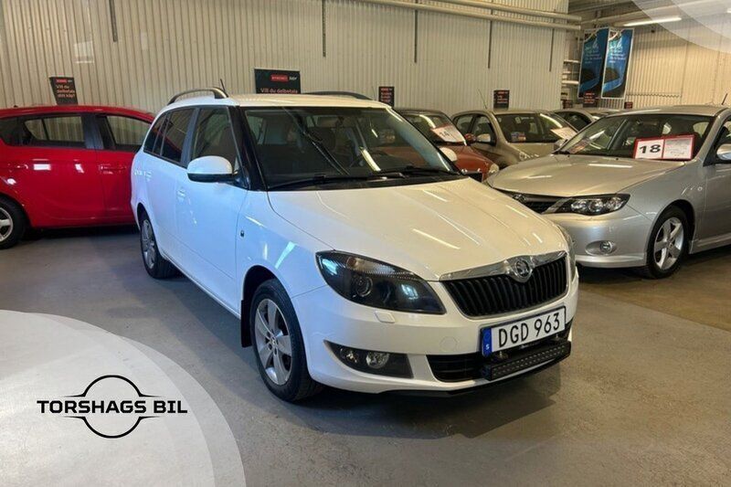 Vit Begagnad 2014 Skoda Fabia Ambiente Kombi | 54 900 kr (Marknadspris) - Bild 1/4