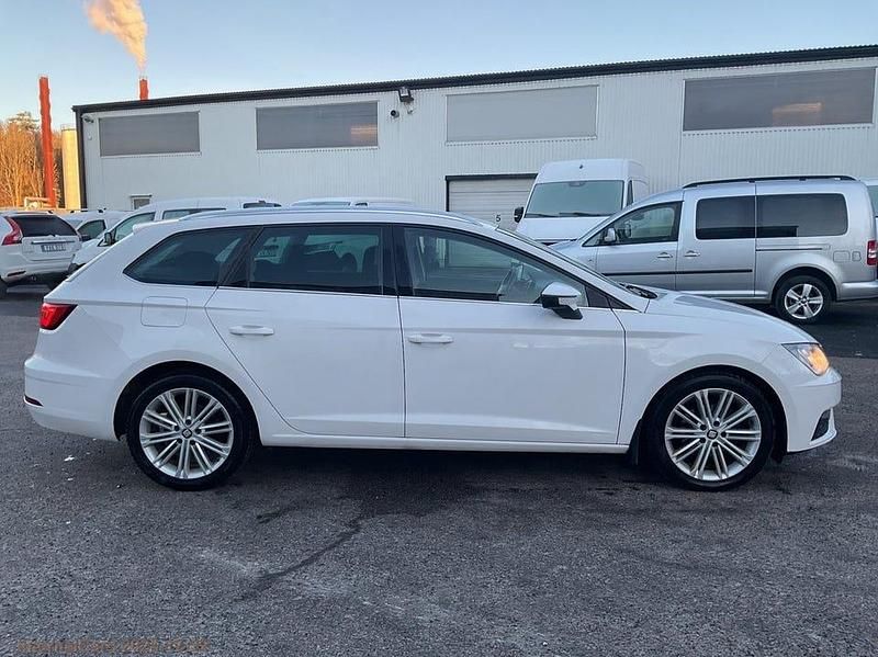 Begagnad Seat Leon ST 150 HK (110 kW) 2017 Vit Kombi