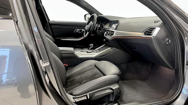 Begagnad BMW 330e M Sport 292 HK (214 kW) 2022 Grå Kombi