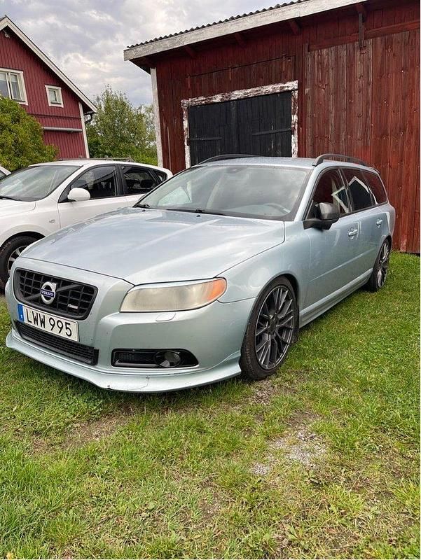 Blå Begagnad 2008 Volvo V70 Momentum Kombi | 40 000 kr (Lite dyr) - Bild 1/4