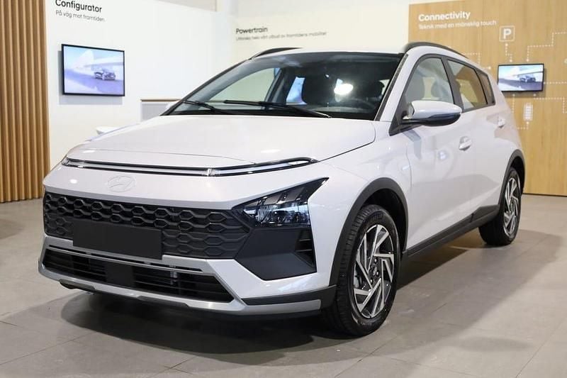 Grå Begagnad 2024 Hyundai Bayon Essential SUV | 239 900 kr (Marknadspris) - Bild 1/3