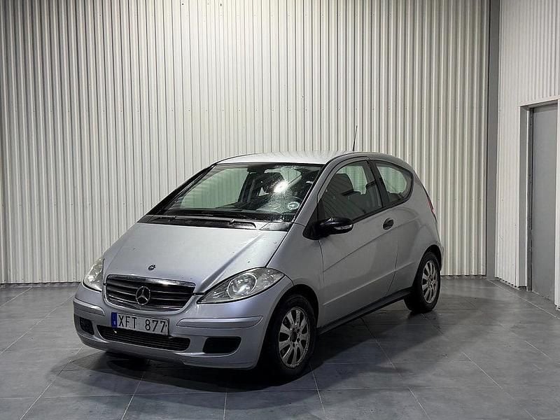 Begagnad Mercedes A170 Classic 116 HK (85 kW) 2005 Silver Halvkombi