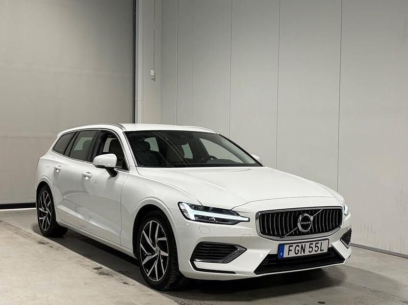 Begagnad Volvo V60 Inscription 392 HK (288 kW) 2020 Vit Kombi