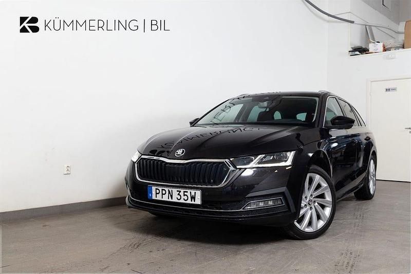 Svart Begagnad 2021 Skoda Octavia Style Kombi | 239 900 kr (Marknadspris) - Bild 1/4