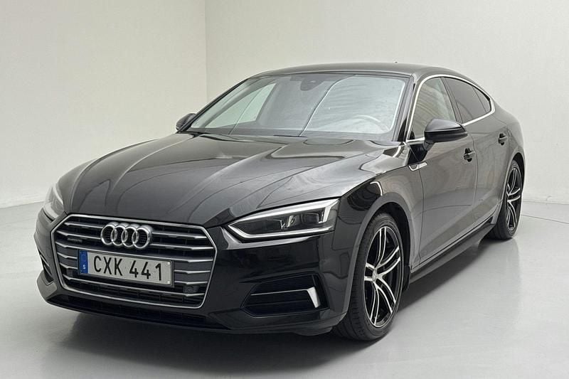 Svart Begagnad 2018 Audi A5 Proline Sportkupé | 224 800 kr (Superpris) - Bild 1/4