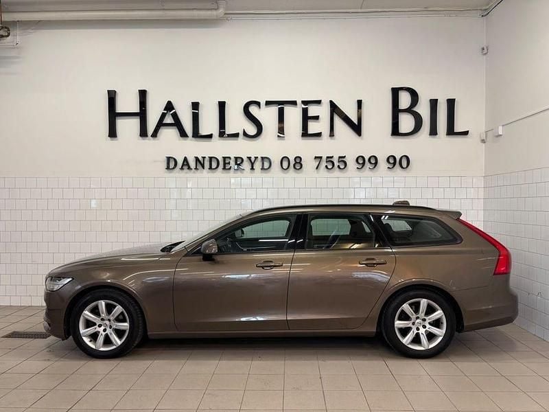 Brun Begagnad 2017 Volvo V90 Kinetic Kombi | 229 000 kr (Marknadspris) - Bild 1/4