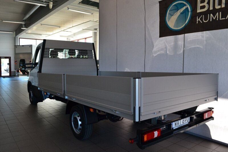 Ny Iveco Daily 157 HK (115 kW) 2025 Vit Van