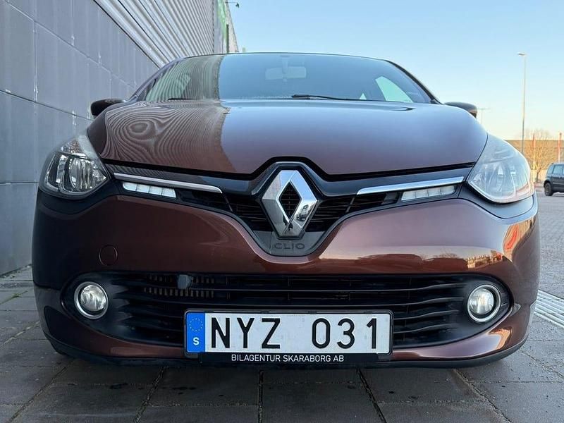 Begagnad Renault Clio IV 90 HK (66 kW) 2014 Brun