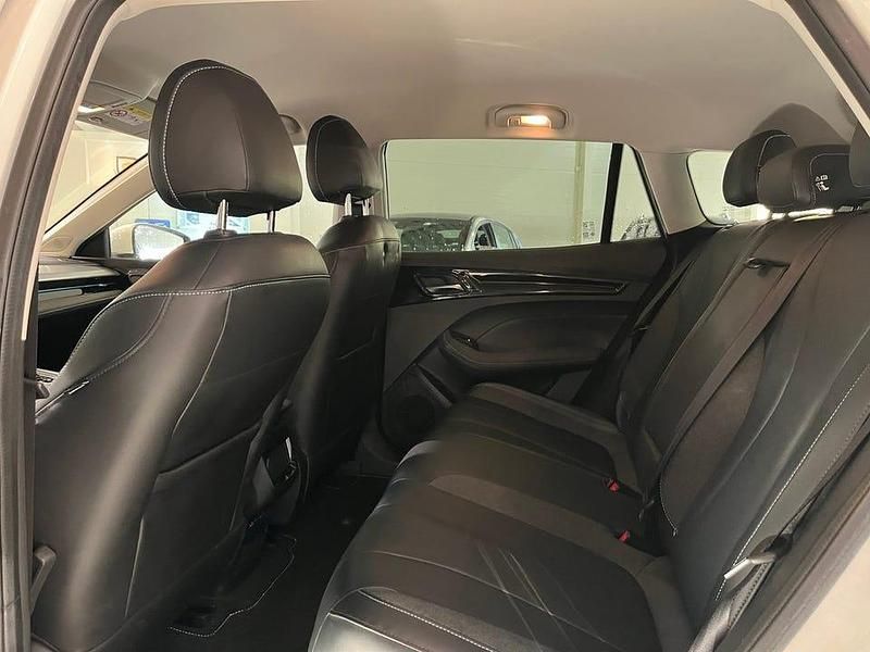 Begagnad MG MG5 EV 114 kW (156 HK) 2022 Vit Kombi